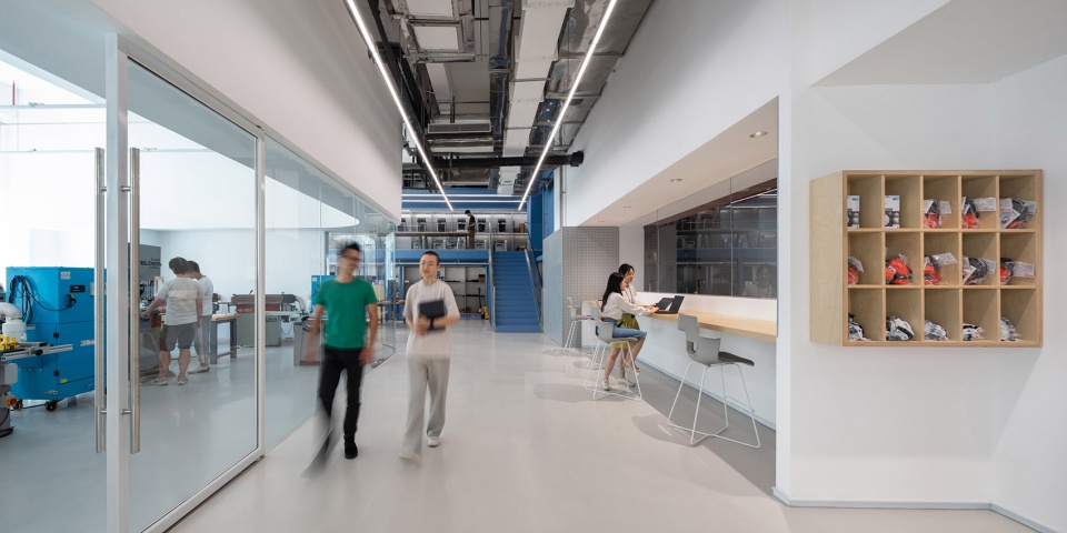 red bird maker space by remixstudio
