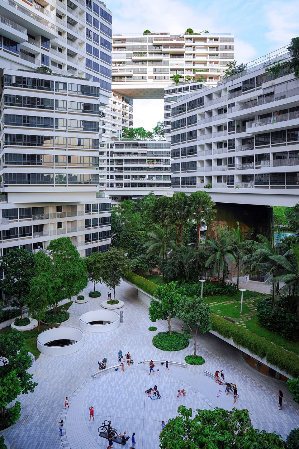 由奥雷·舍人设计的新加坡the interlace住宅综合体获得2023年ctbuh