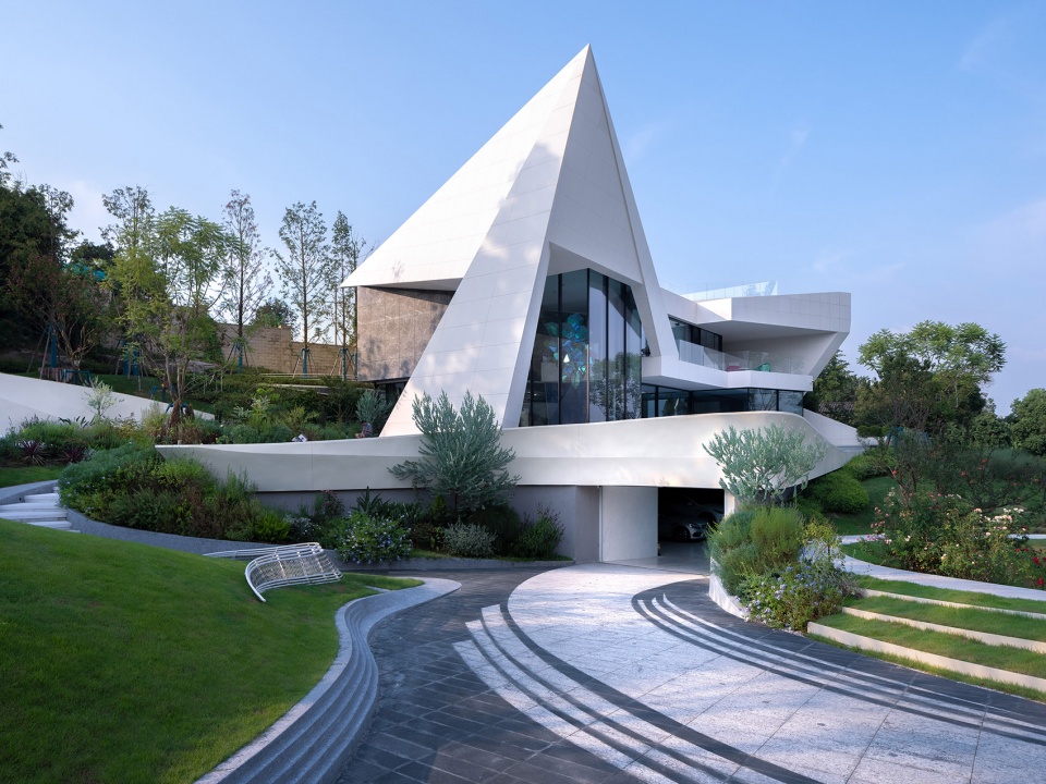 Thousand paper cranes House China by GrandZ Build Architectural Office Chongqing Co LTD