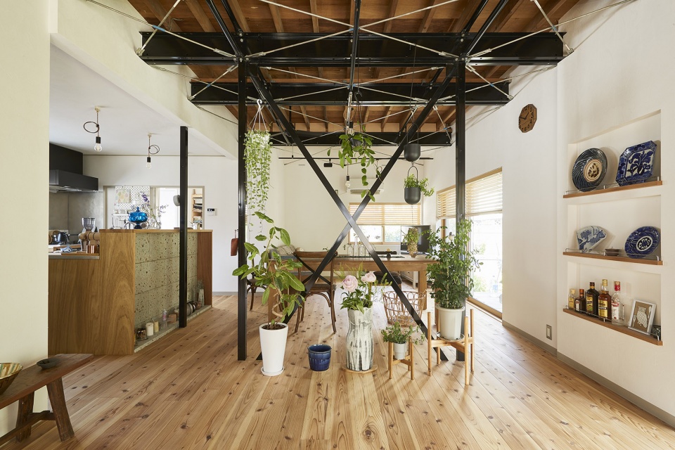 higashihongo house by roovice