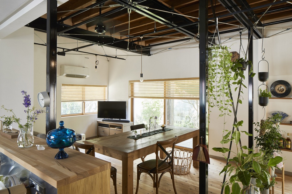 higashihongo house by roovice