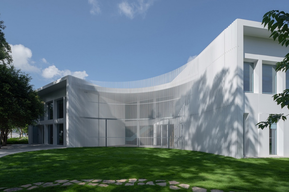 Shenzhen Central Park Construction Command Center China by ATELIER XI