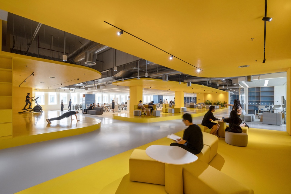 red bird maker space by remixstudio