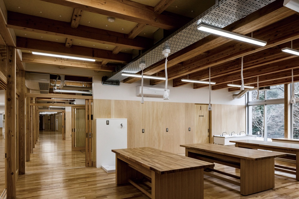 Hitachi City Nakazato Elementary and Junior High School by MIKAMI Architects glm