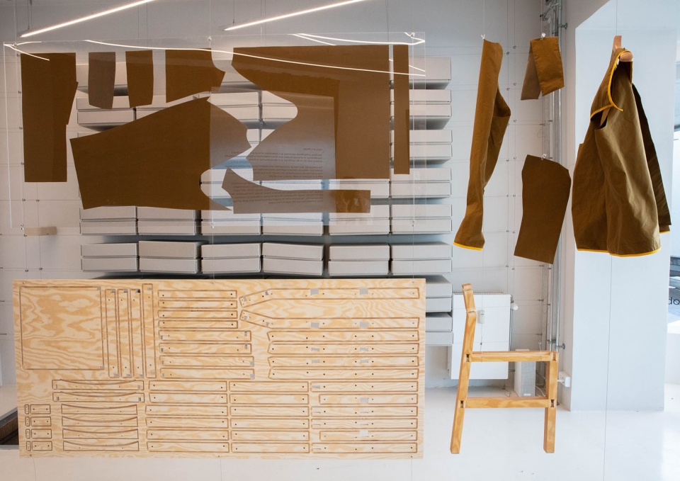 PARTS OF A WHOLE ARCHIVAL X ARTIKEL