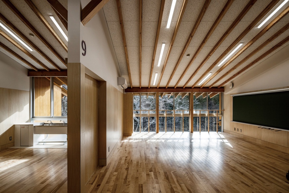 Hitachi City Nakazato Elementary and Junior High School by MIKAMI Architects fi9
