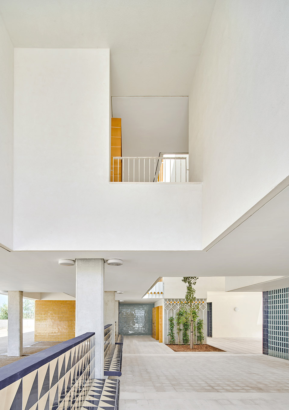 Social Housing In Ibiza by RIPOLLTIZON Estudio de arquitectura - 谷德设计网