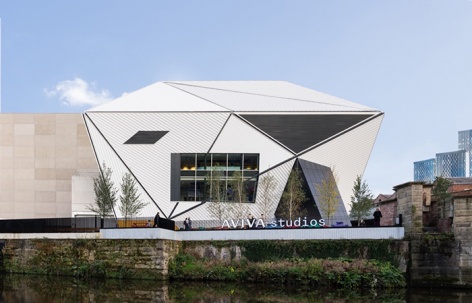 Aviva Studios艺术中心，英国 / OMA