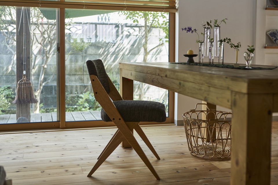 higashihongo house by roovice