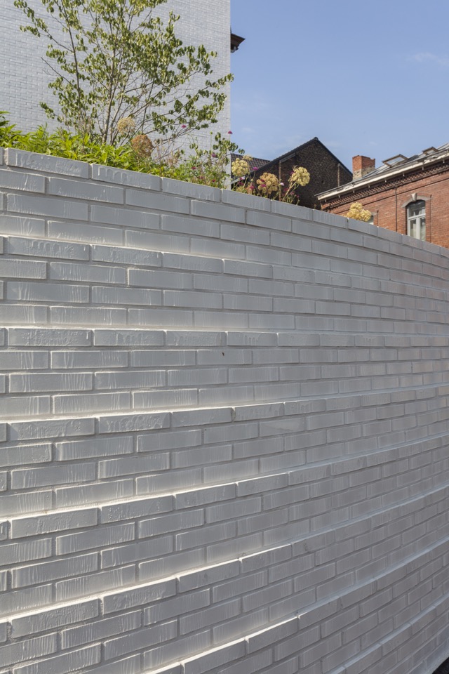 memorial garden in charleroi by reservoir a