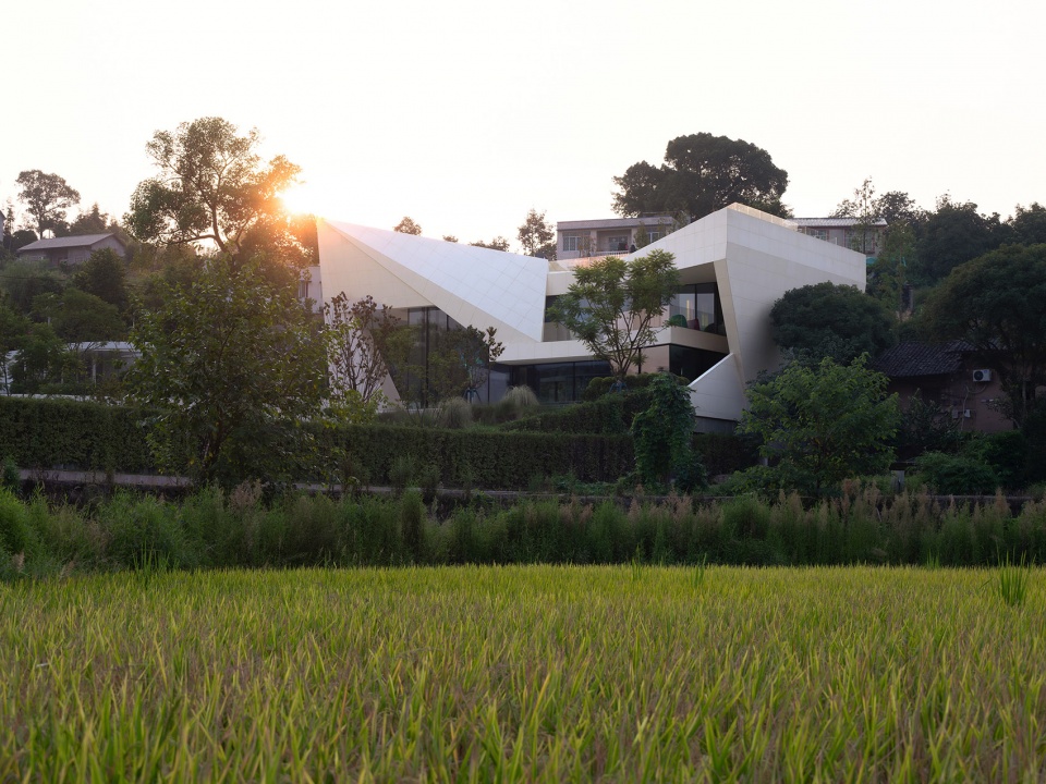 Thousand paper cranes House China by GrandZ Build Architectural Office Chongqing Co LTD