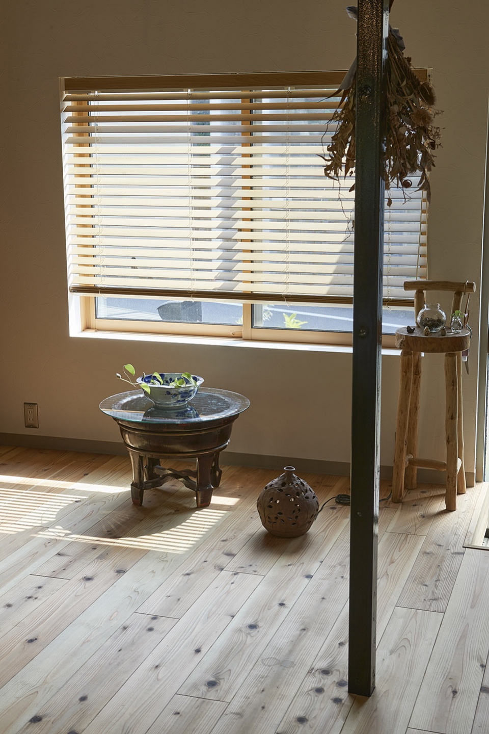 higashihongo house by roovice
