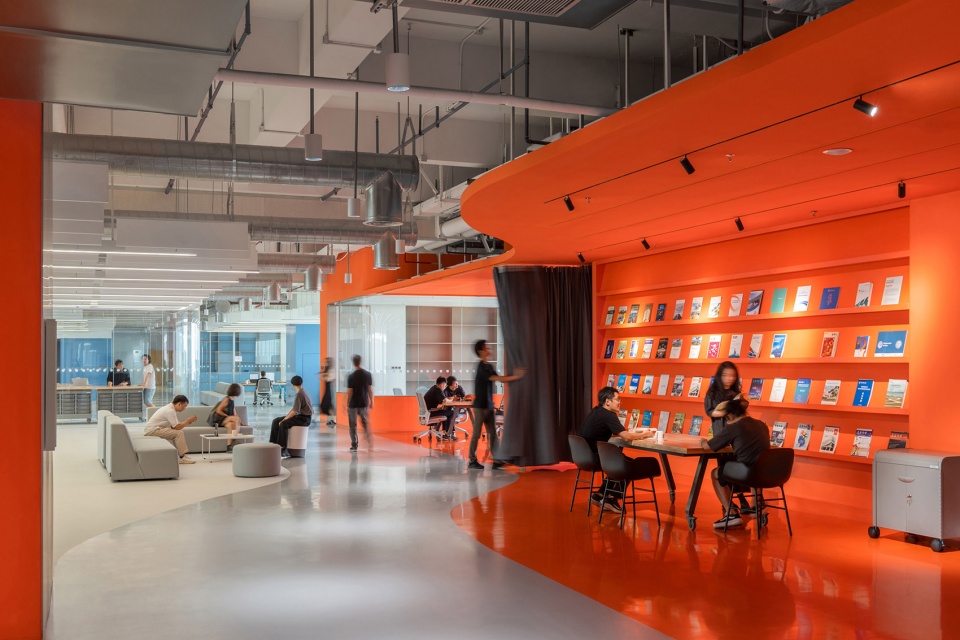 red bird maker space by remixstudio