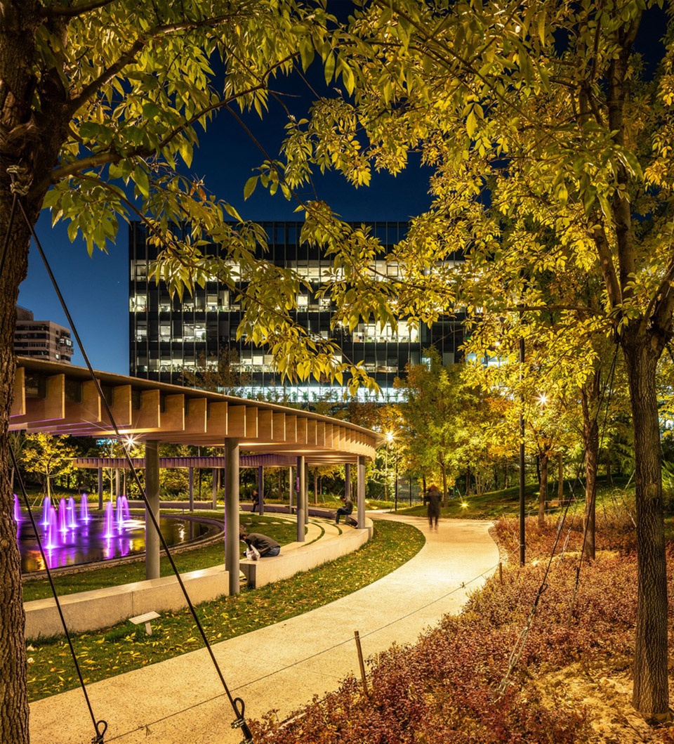 Landscape architecture design of Lei Shing Hong Center Beijing by R land PLACEMEDIA