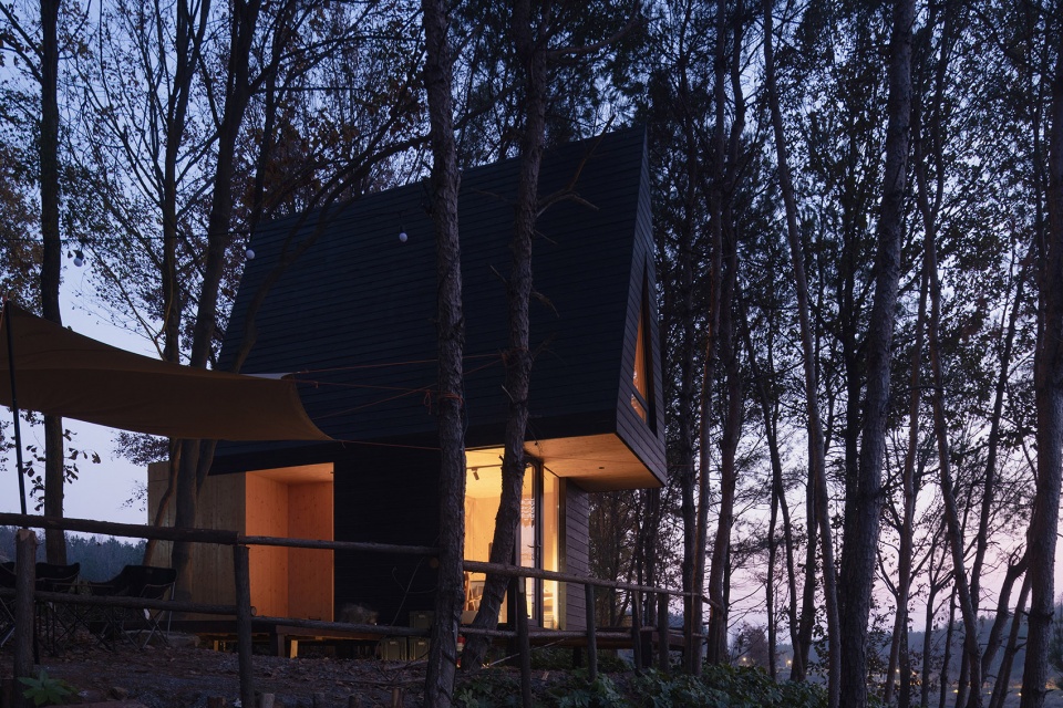 Fragrant Wiki World Natural Camp China by Wiki World Advanced Architecture Lab