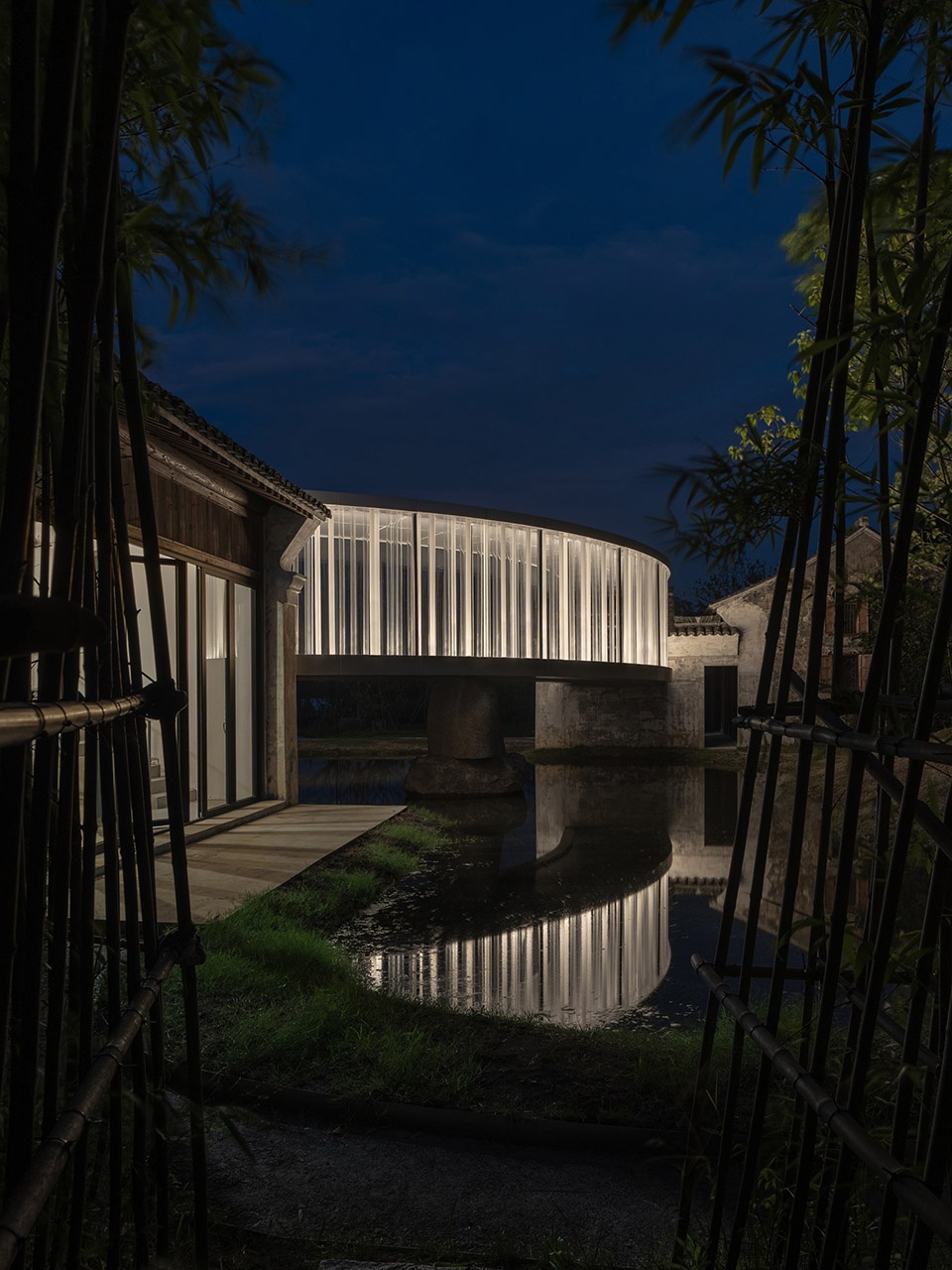 Lakeside Teahouse China by Domain Architects