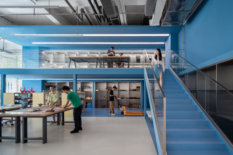 red bird maker space by remixstudio