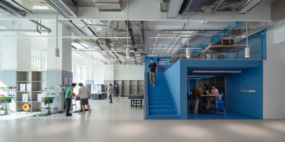 red bird maker space by remixstudio