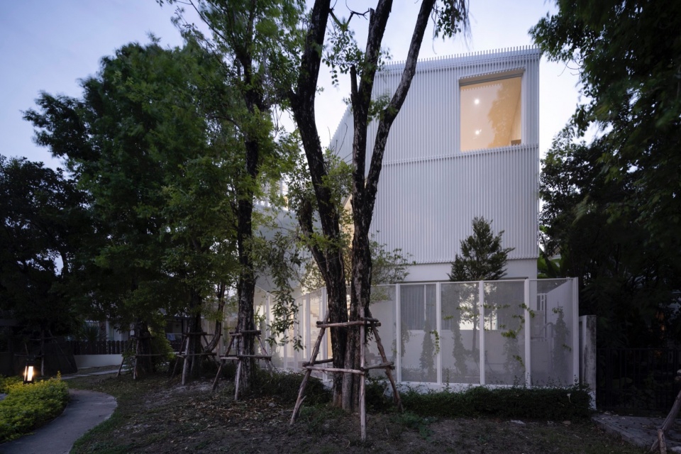 house cover by touch architect