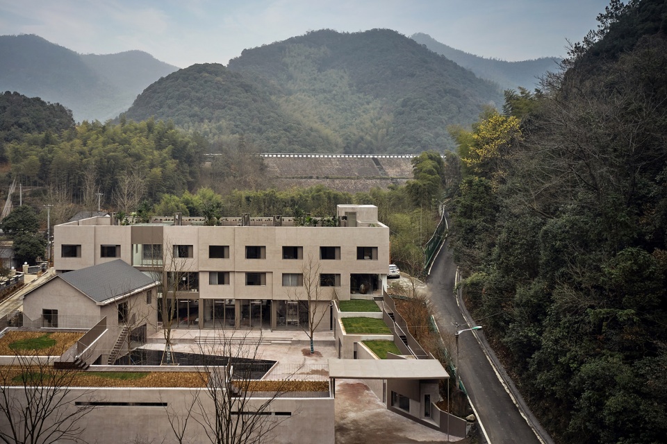 Terraced Courtyard Hangzhou Qingshan Co Space China by TEAM BLDG