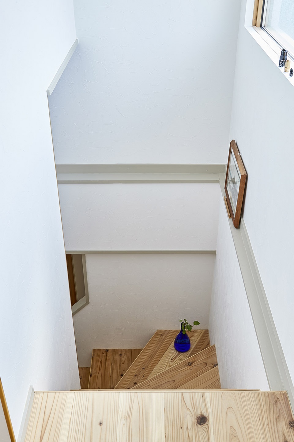 higashihongo house by roovice