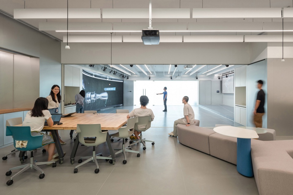 red bird maker space by remixstudio
