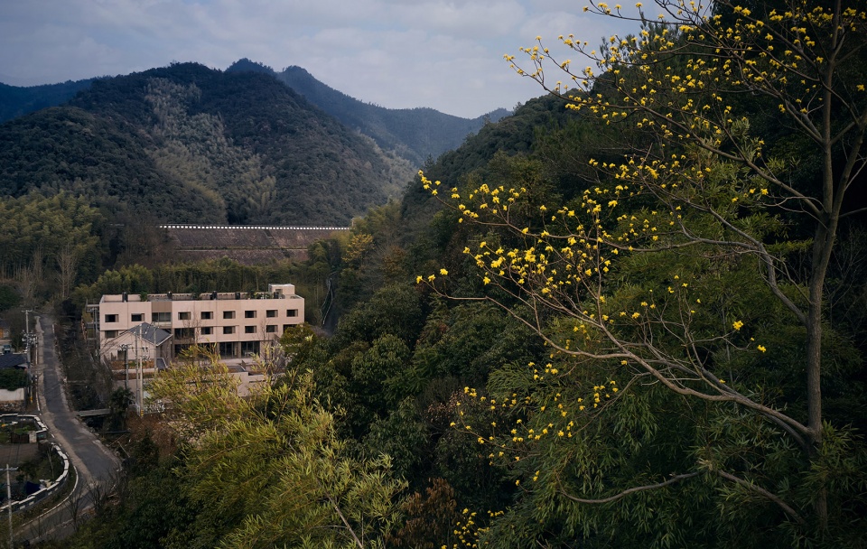 Terraced Courtyard Hangzhou Qingshan Co Space China by TEAM BLDG
