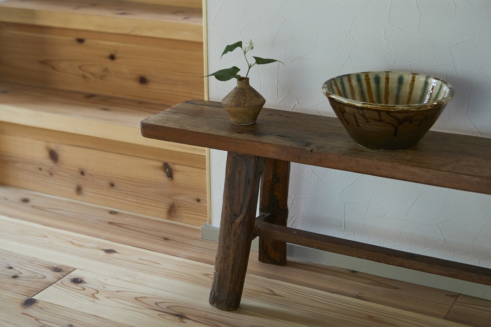 higashihongo house by roovice
