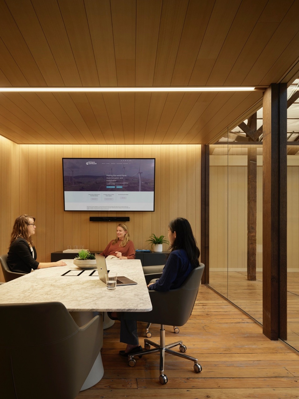 inclusive capital partners office by jones|haydu and evans design studio