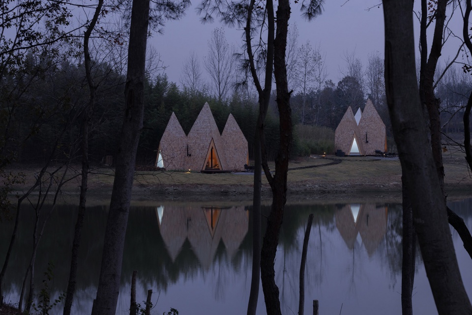 Fragrant Wiki World Natural Camp China by Wiki World Advanced Architecture Lab