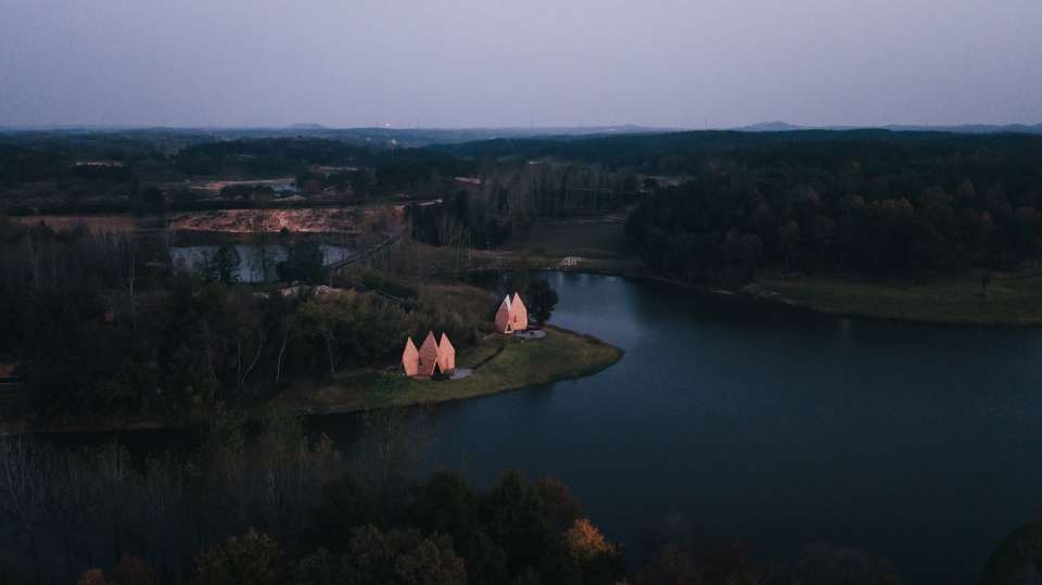 Fragrant Wiki World Natural Camp China by Wiki World Advanced Architecture Lab