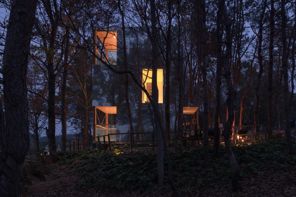 Fragrant Wiki World Natural Camp China by Wiki World Advanced Architecture Lab
