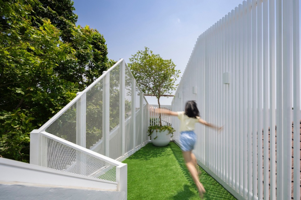 house cover by touch architect