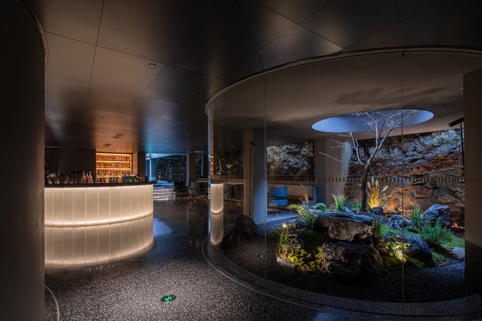yixing 23 bay rock hotel by su architects