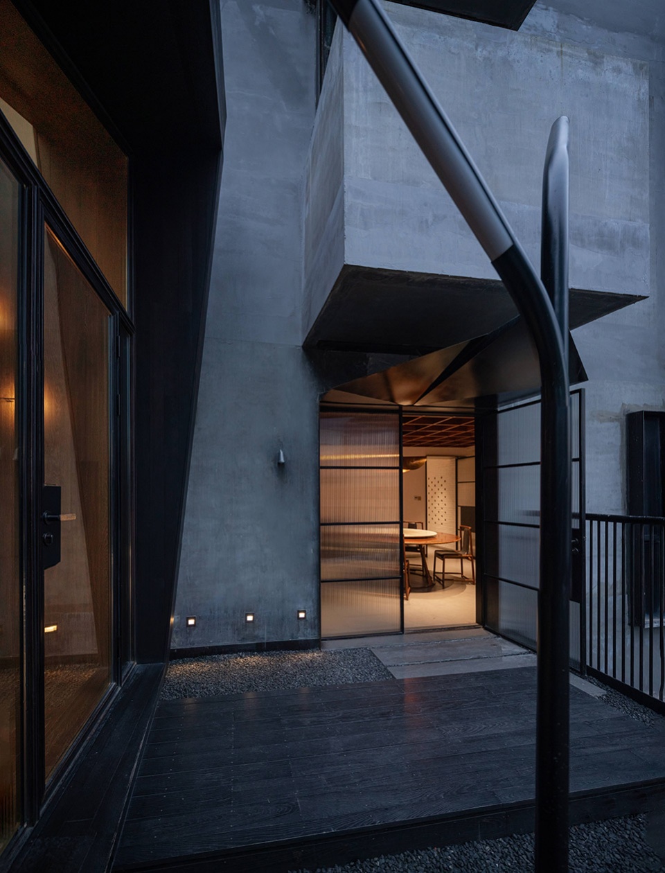 building in the cracks shanghai by benzhe architecture design