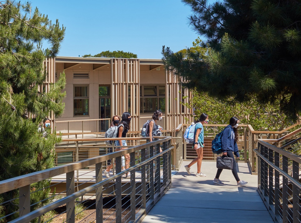nueva school science and environmental center by leddy maytum stacy architects