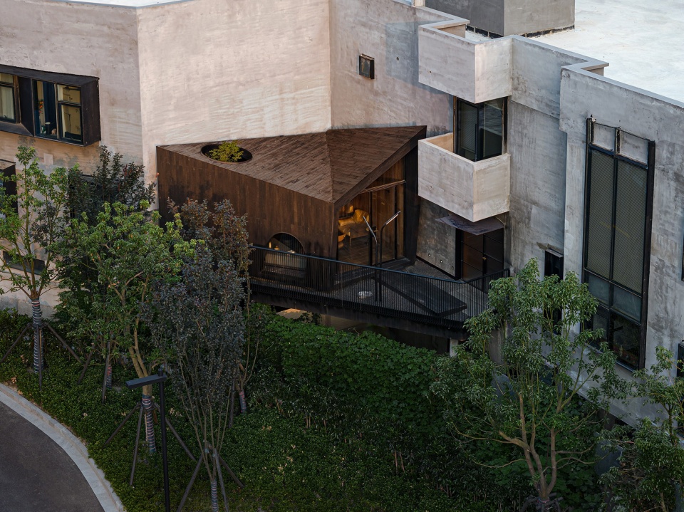 building in the cracks shanghai by benzhe architecture design