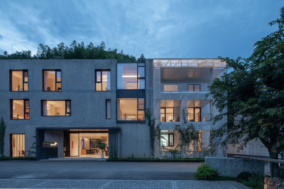 yixing 23 bay rock hotel by su architects