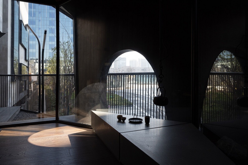 building in the cracks shanghai by benzhe architecture design