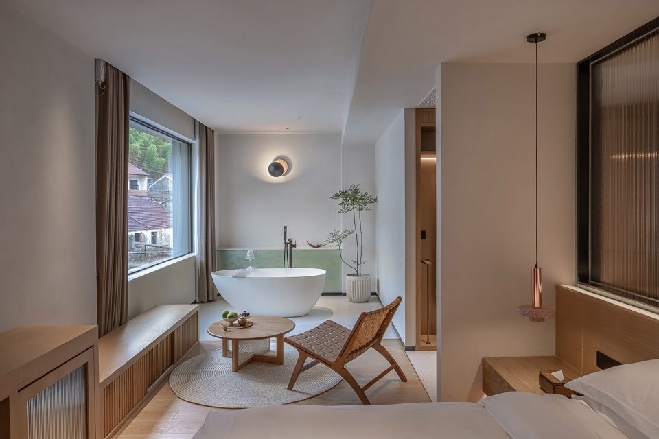 yixing 23 bay rock hotel by su architects