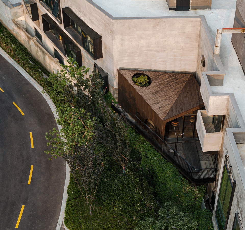 building in the cracks shanghai by benzhe architecture design