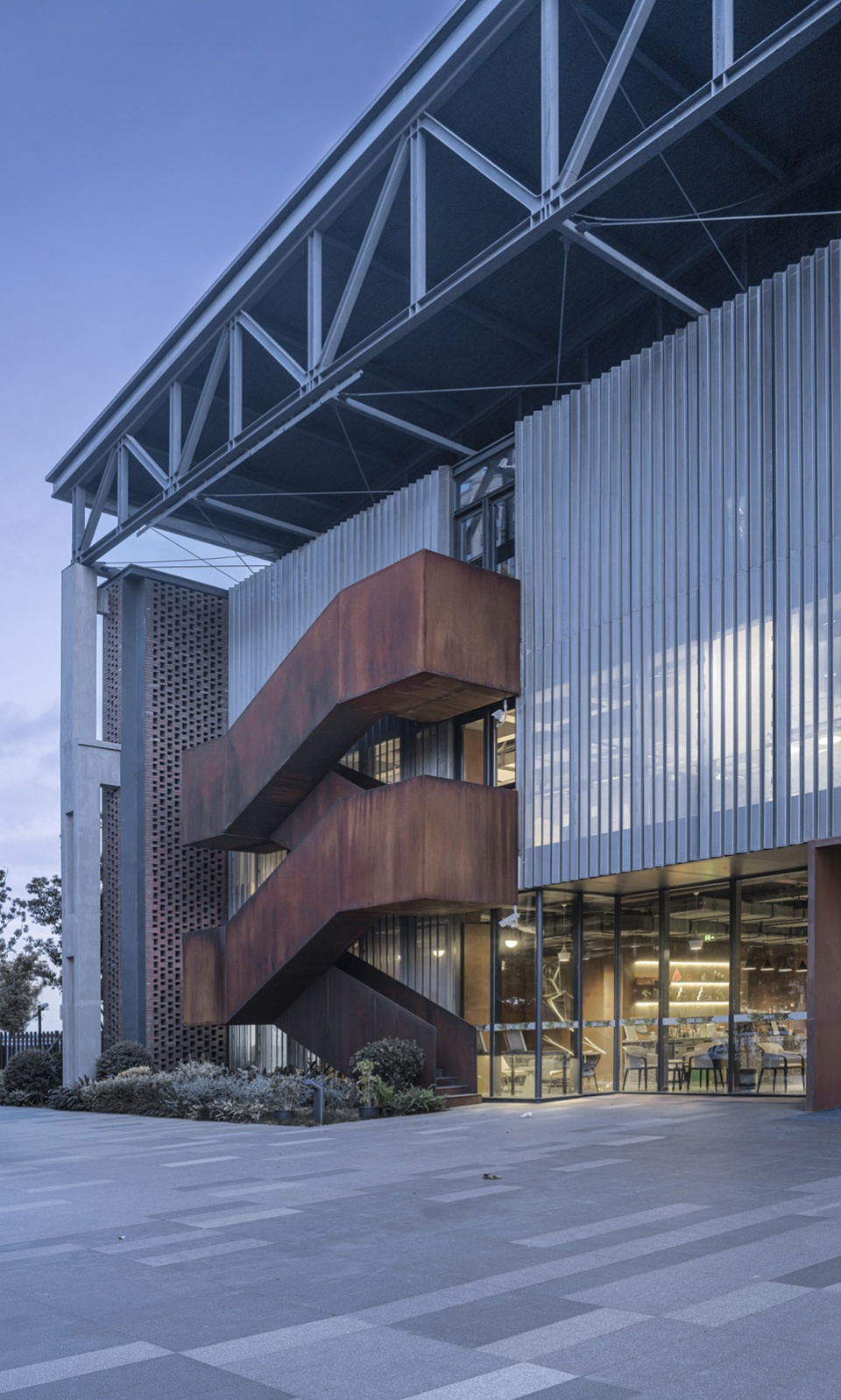 canal hub 1958 by shenzhen huahui design