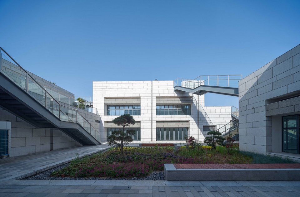 wuhan sponge park research tourist center by uao