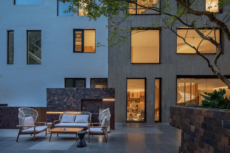 yixing 23 bay rock hotel by su architects