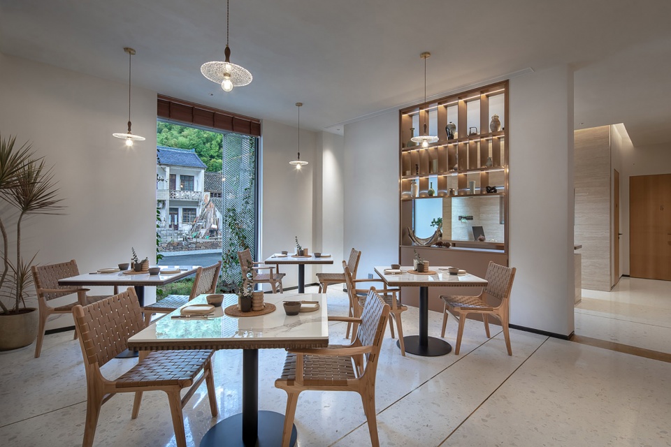 yixing 23 bay rock hotel by su architects