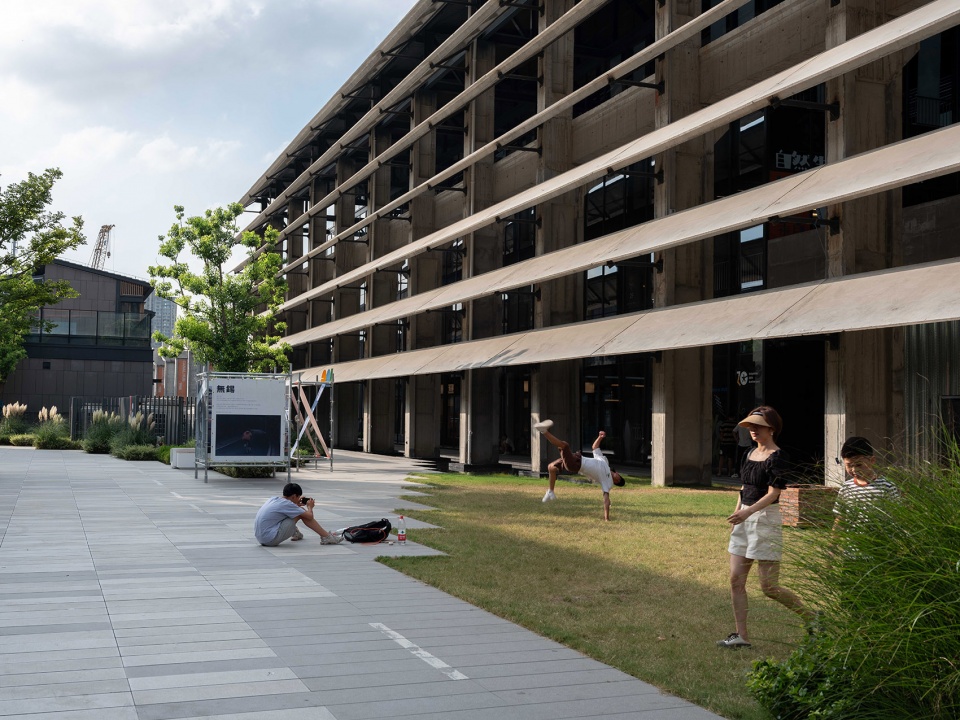canal hub 1958 by shenzhen huahui design