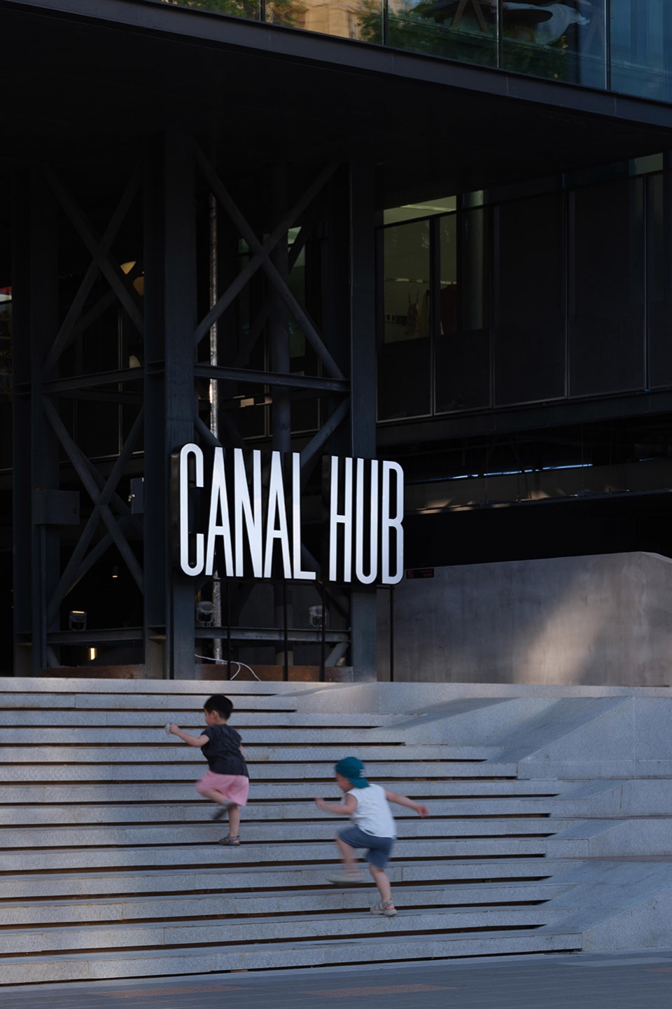 canal hub 1958 by shenzhen huahui design