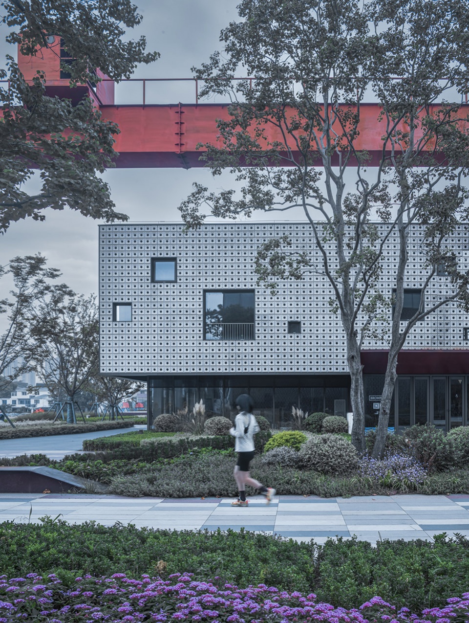 canal hub 1958 by shenzhen huahui design