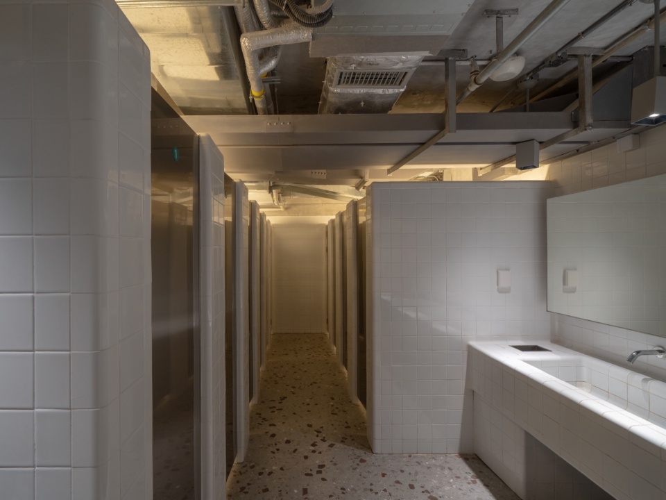 公共卫生间 Public Restrooms ©张超建筑摄影工作室 ZC Studio