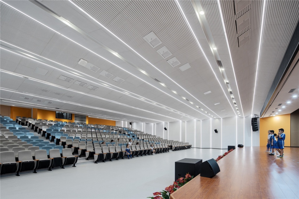 图22 报告厅 shenzhen pingshan keyuan experiment school by cmad architects